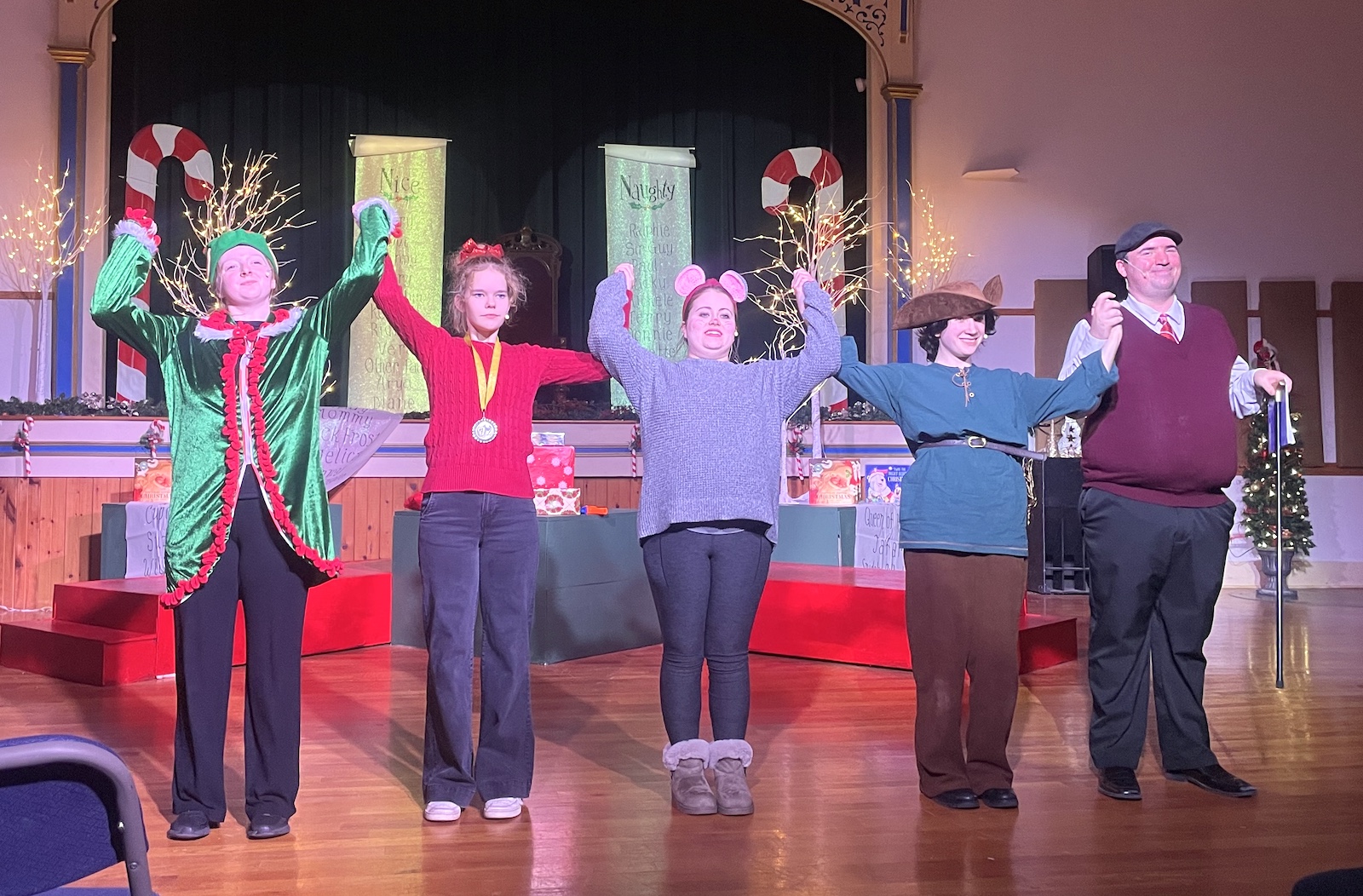 ‘Elves don’t come to Cuba!’ Or do they? Palmer Opera House presents ”Twas the Night Before Christmas’