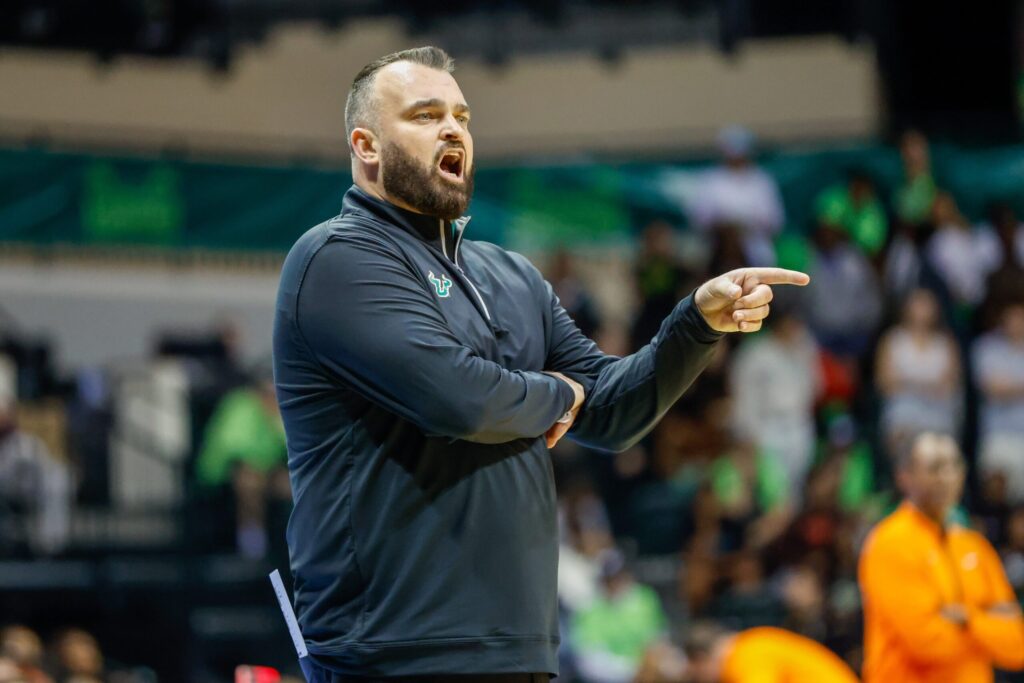 South Florida’s Hodgson, a WNY native, will finally coach in front of his dad