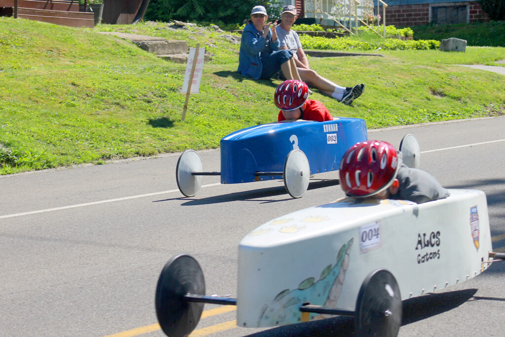 Area Students Roll Victory Soap Box Derby Races