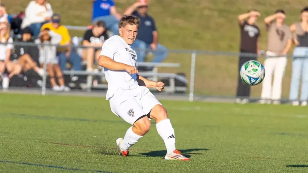 Hammond Signs Professional Contract Carolina Core Fc