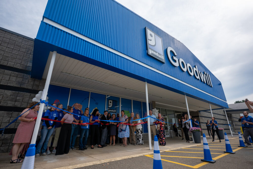 Goodwill cuts ribbon on Olean store, training center - Olean Times Herald